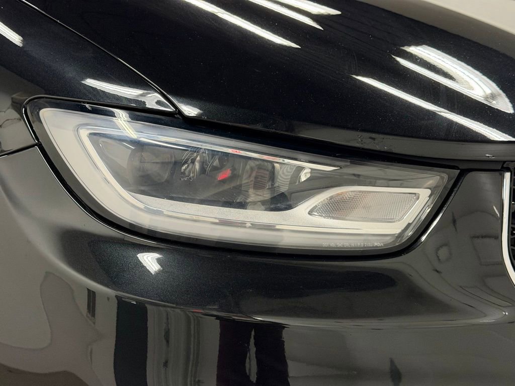 Used 2021 Chrysler Pacifica Touring w/ Cold Weather Group FWD image 15