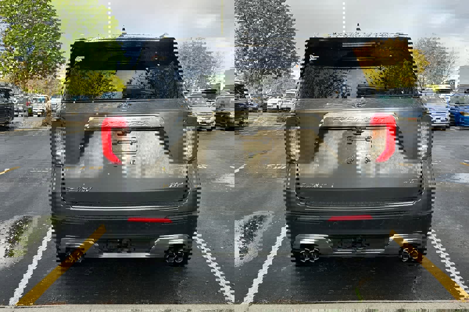 Certified 2022 Ford Explorer Platinum w/ Equipment Group 601A image 5