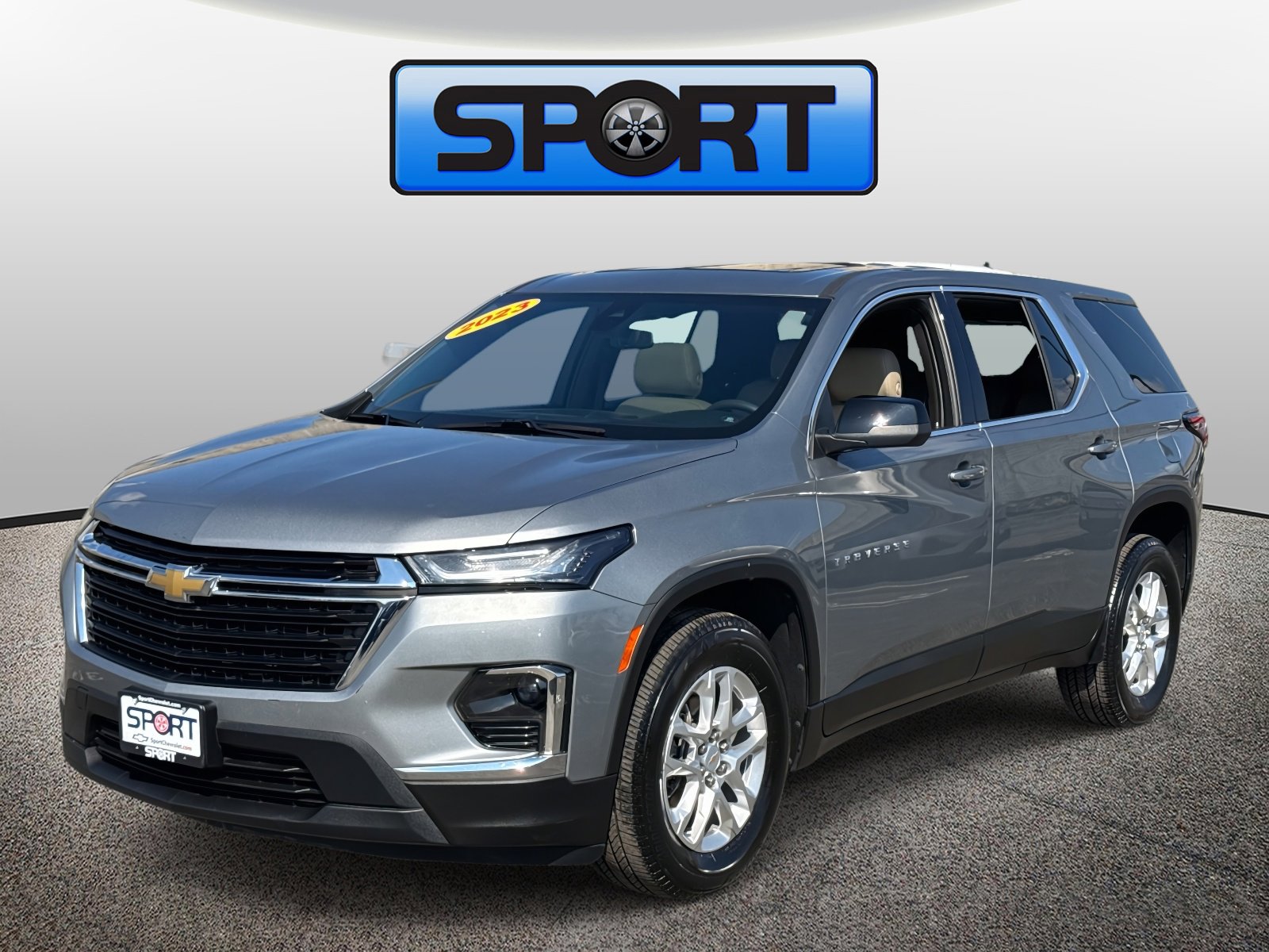 Used 2023 Chevrolet Traverse LS image 1