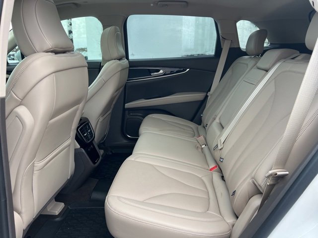 Used 2023 Lincoln Nautilus Reserve image 19