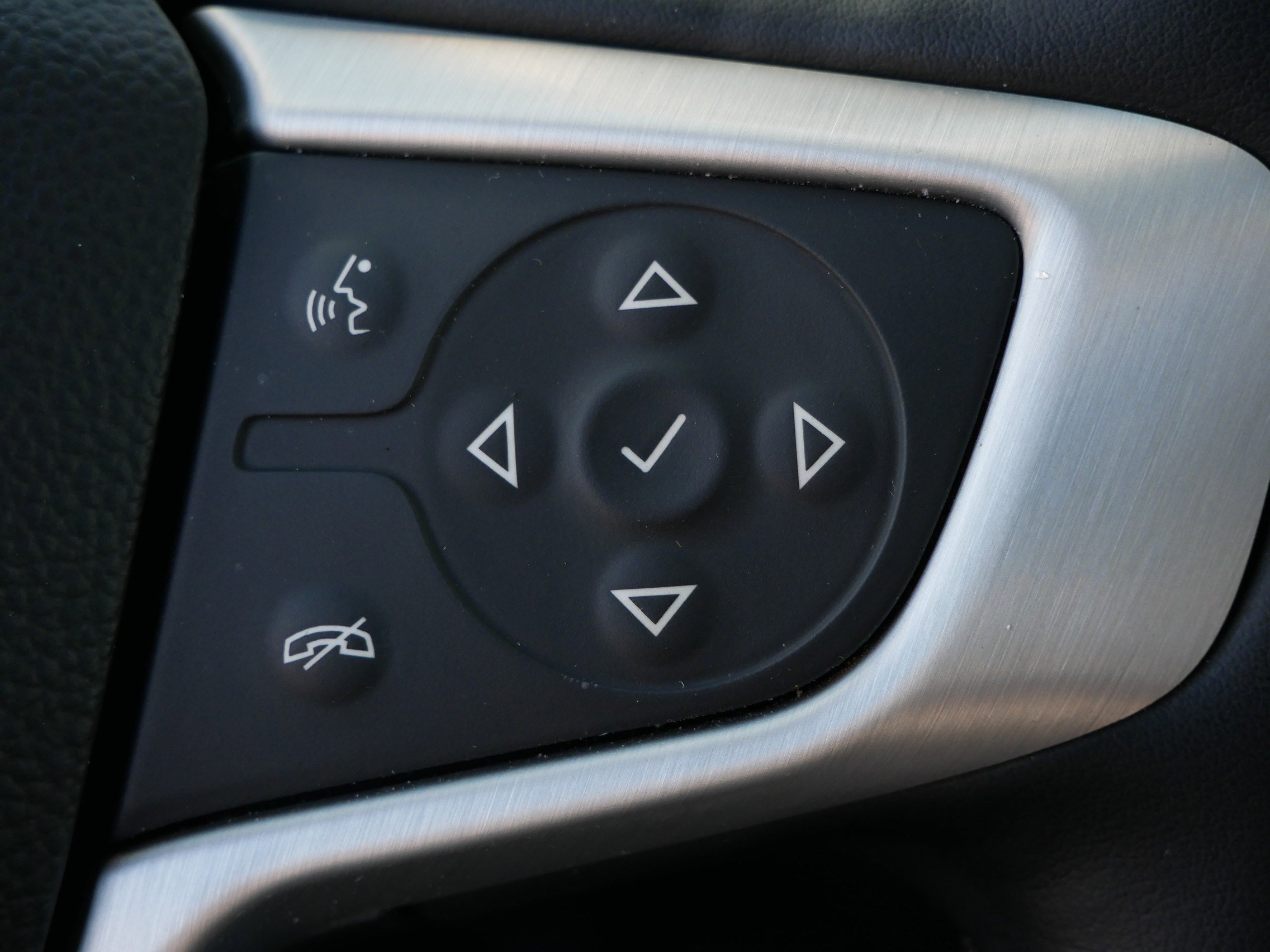 Used 2023 GMC Acadia SLT w/ Technology Package image 28