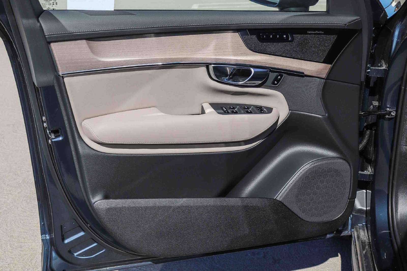 New 2027 Volvo XC90 B6 Plus AWD/4WD image 20