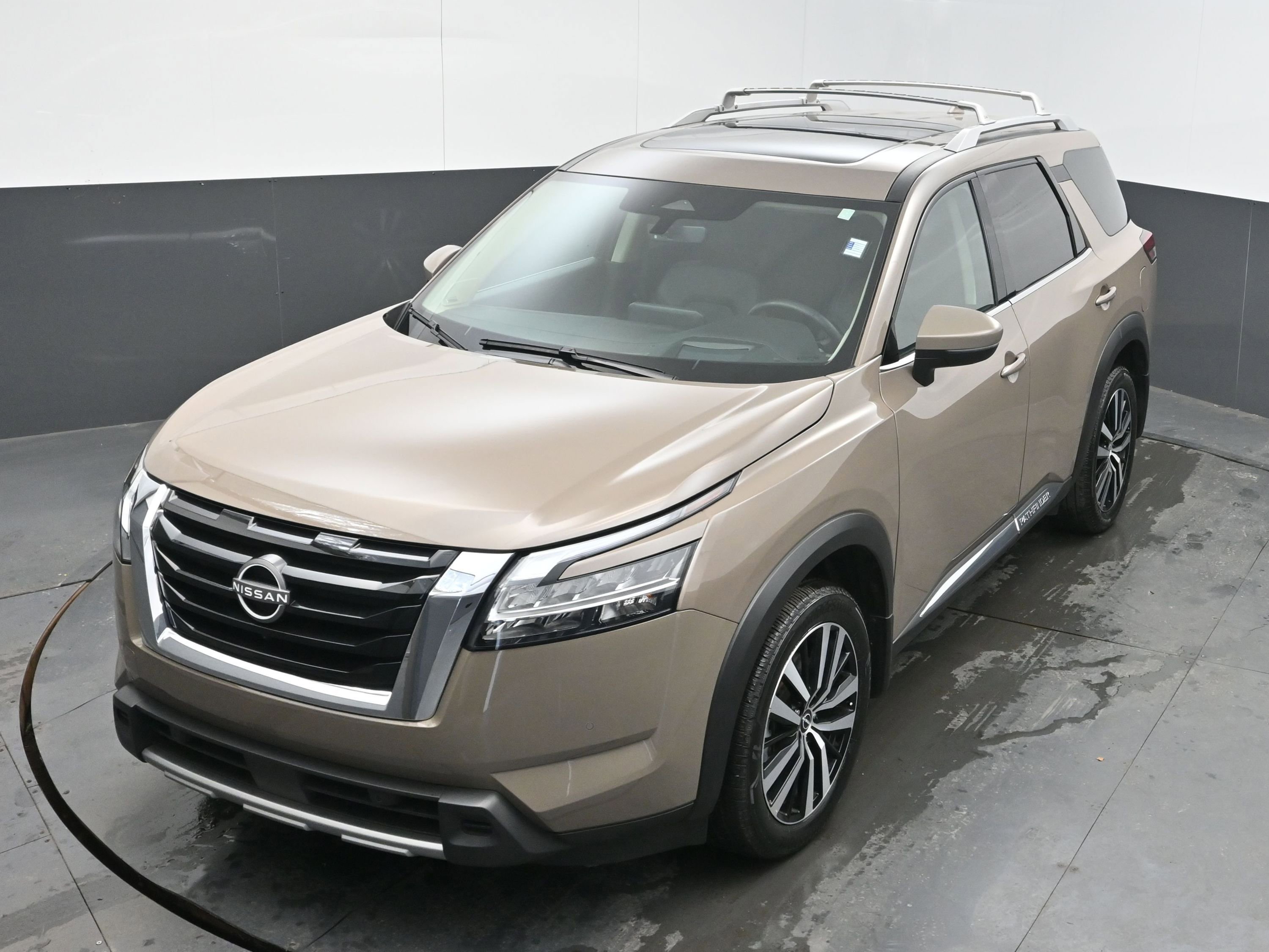 Certified 2024 Nissan Pathfinder Platinum w/ Cargo Package image 33