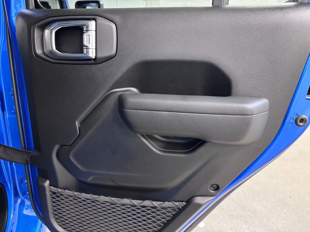 Used 2024 Jeep Gladiator Sport image 23