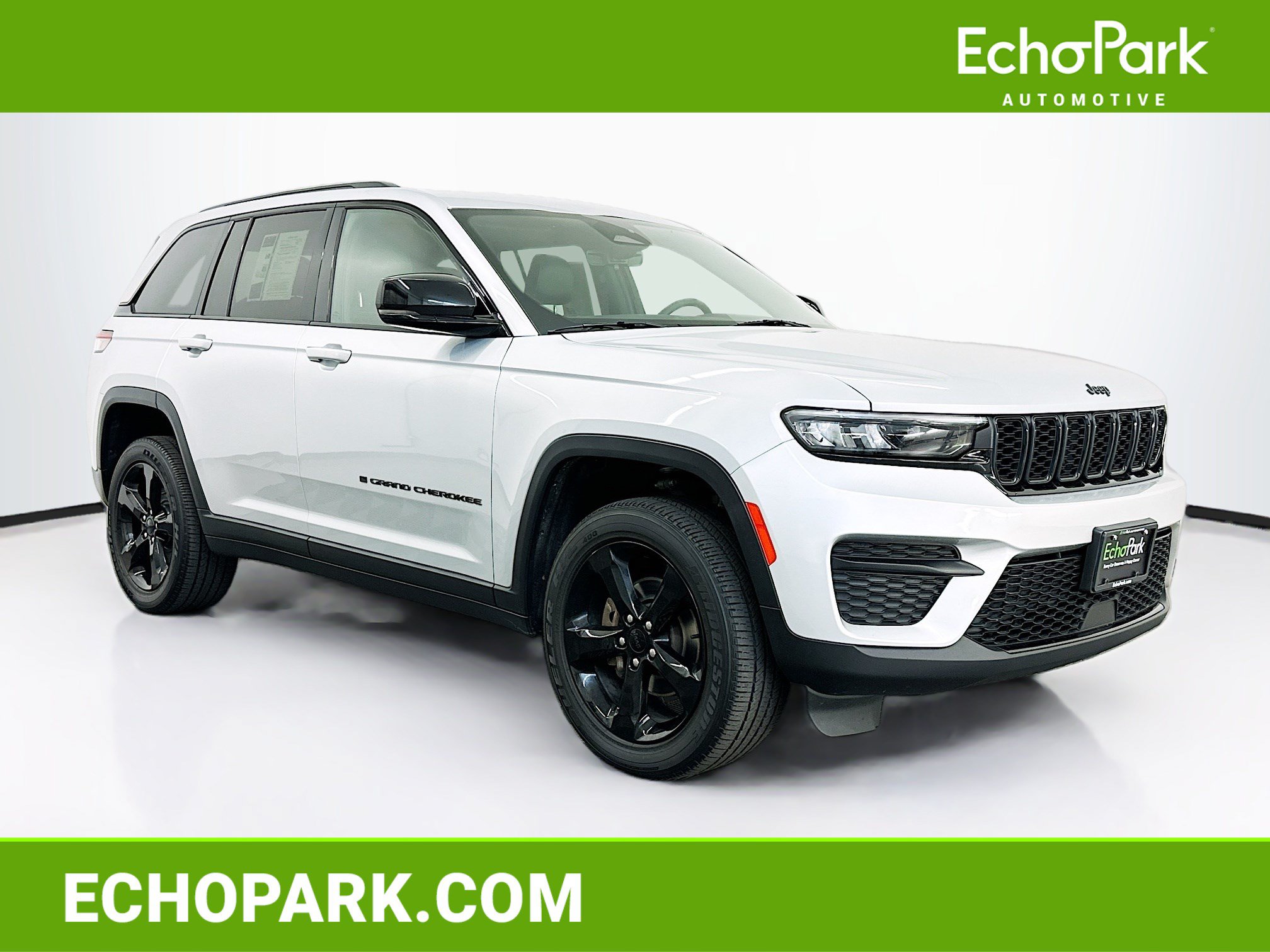 Used 2023 Jeep Grand Cherokee Altitude AWD/4WD image 1