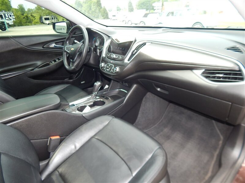 Used 2016 Chevrolet Malibu LT w/ Leather Package FWD image 22