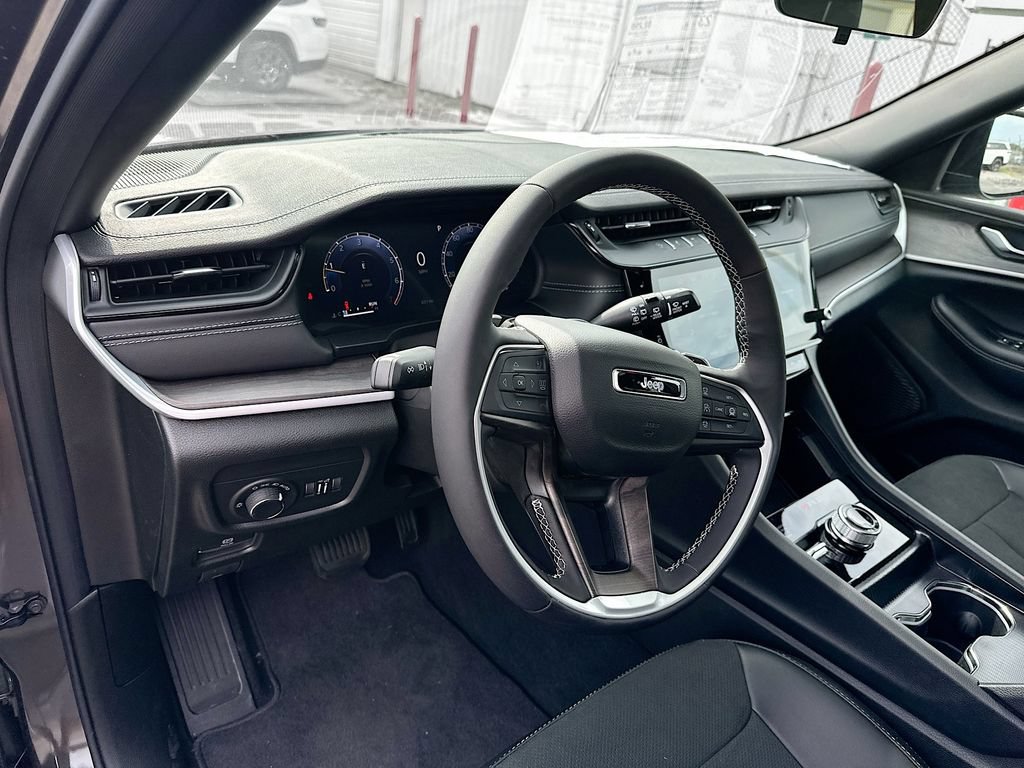 New 2026 Jeep Grand Cherokee Altitude AWD/4WD image 14