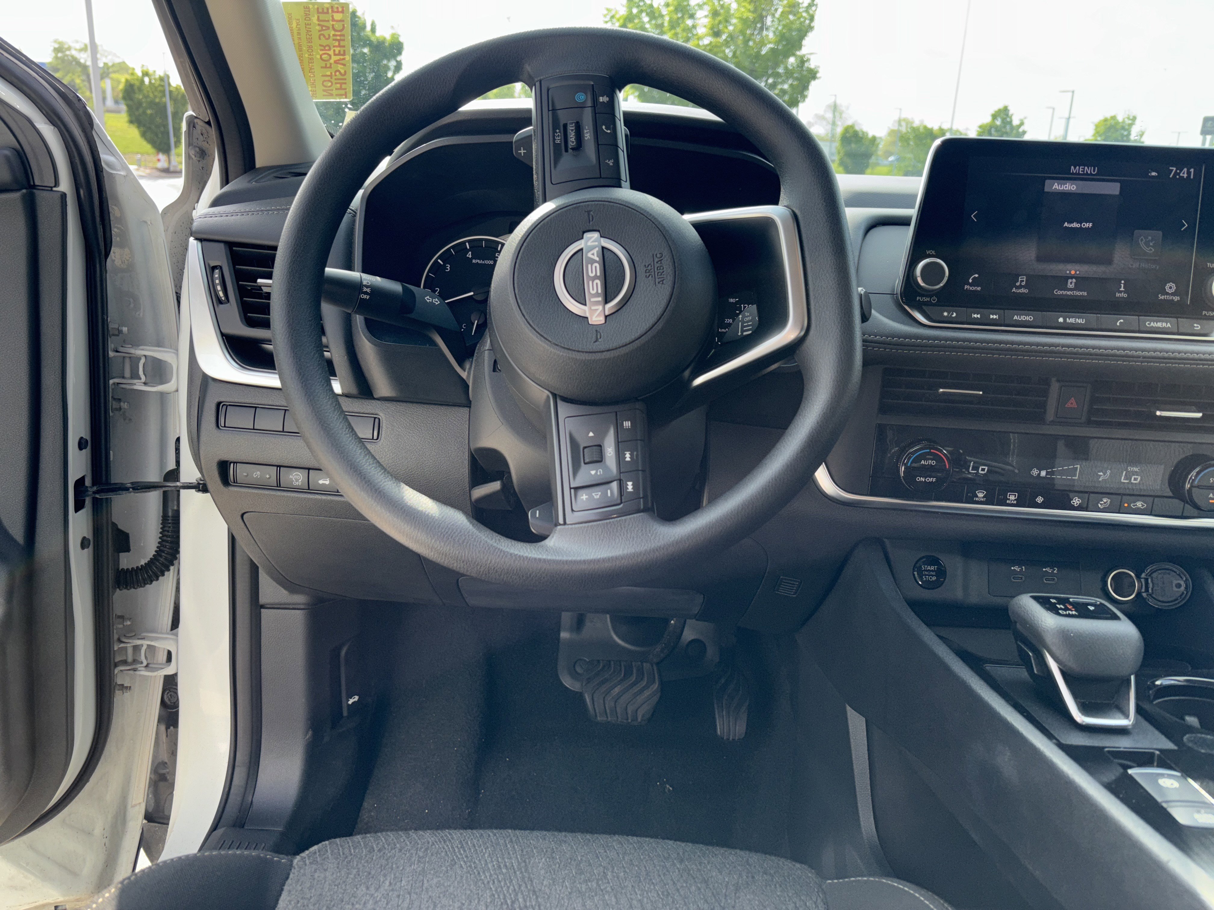 Used 2024 Nissan Rogue SV AWD/4WD image 16