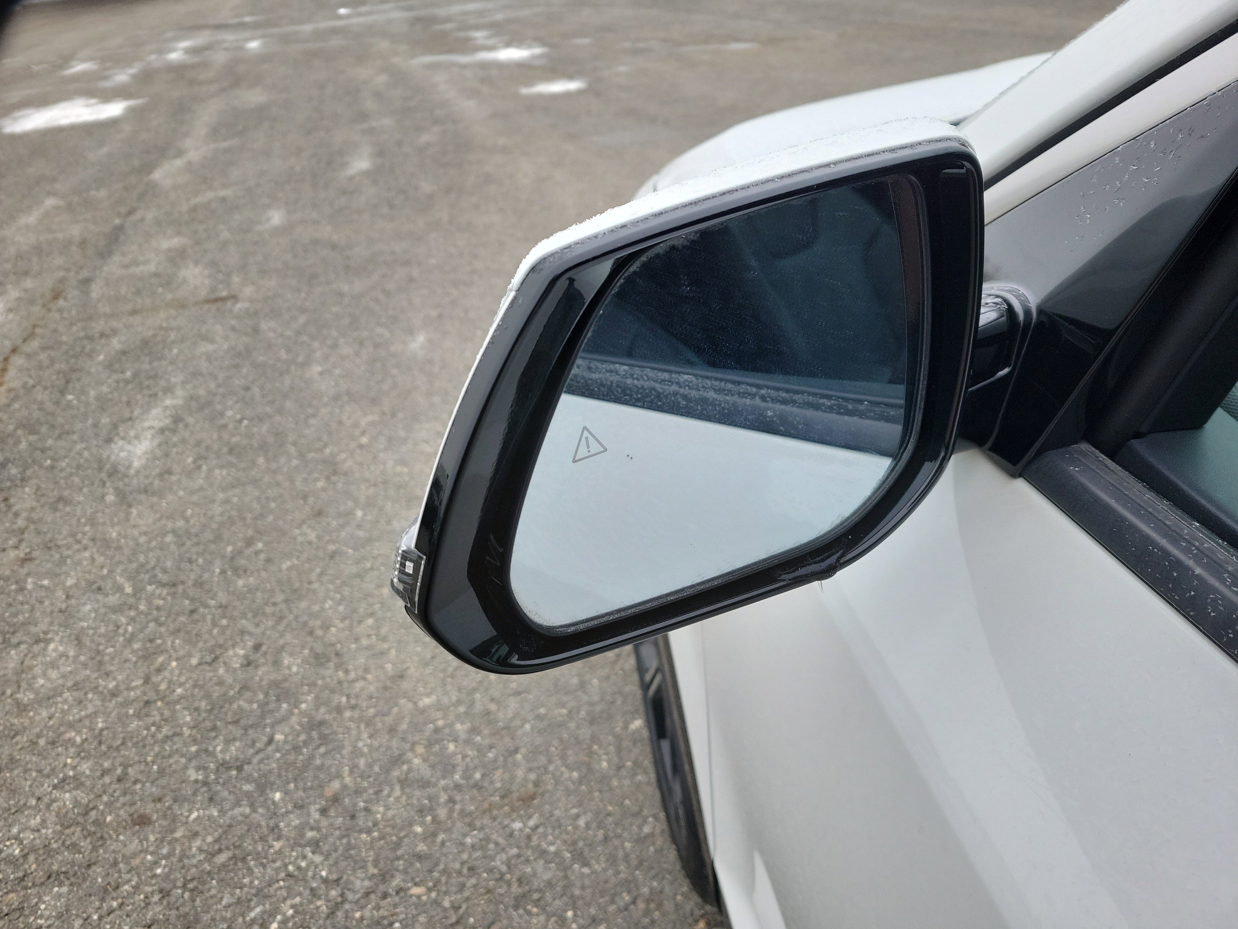 Used 2023 Kia Niro SX Touring image 10