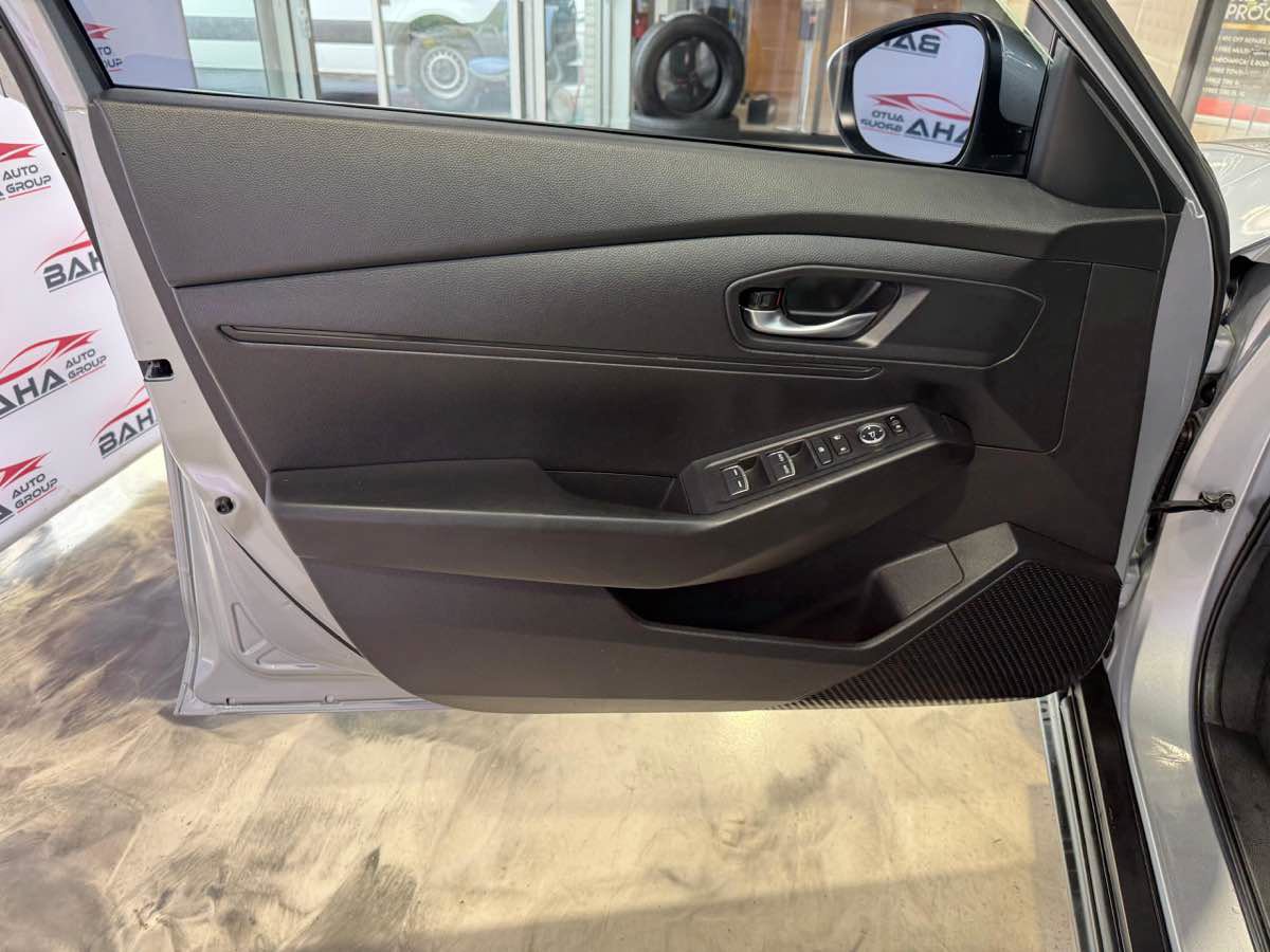 Used 2025 Honda Accord LX image 30