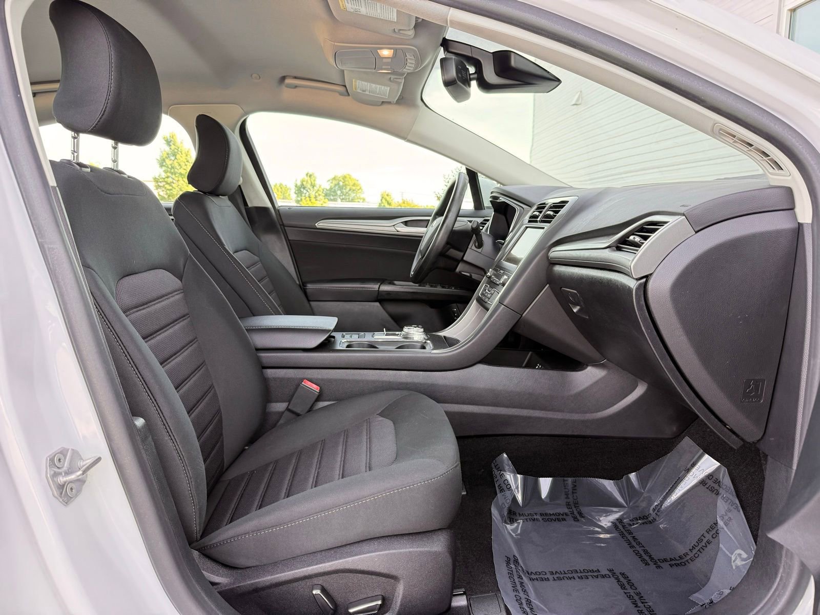 Used 2019 Ford Fusion SE FWD image 22