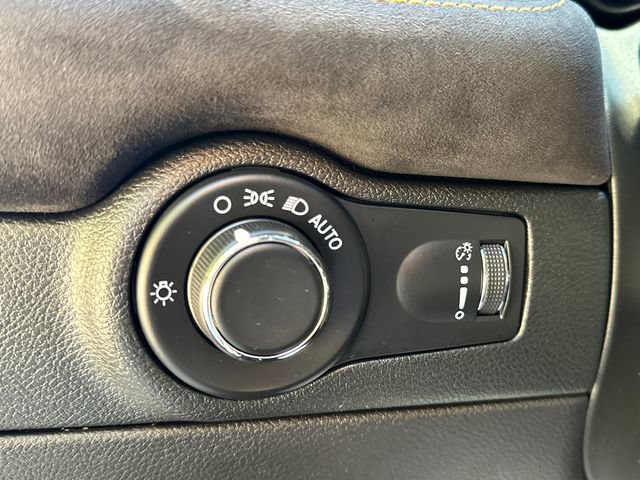 Used 2023 Dodge Durango R/T w/ Hemi Orange Plus Package AWD/4WD image 28