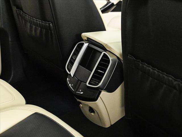 Used 2016 Porsche Cayenne S image 18