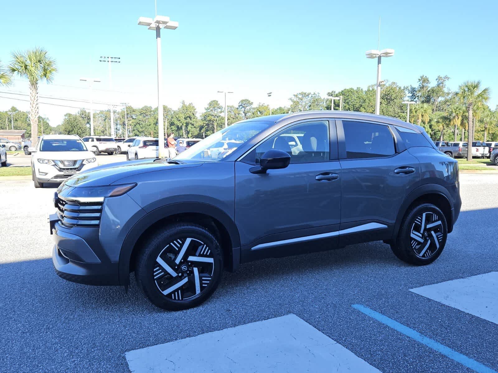 Used 2026 Nissan Kicks SV FWD image 2