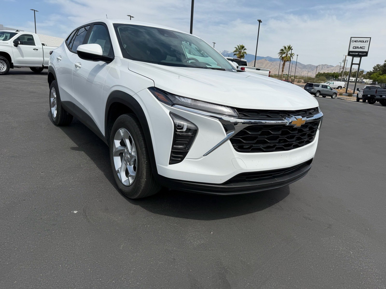 Used 2024 Chevrolet Trax LS w/ LS Convenience Package