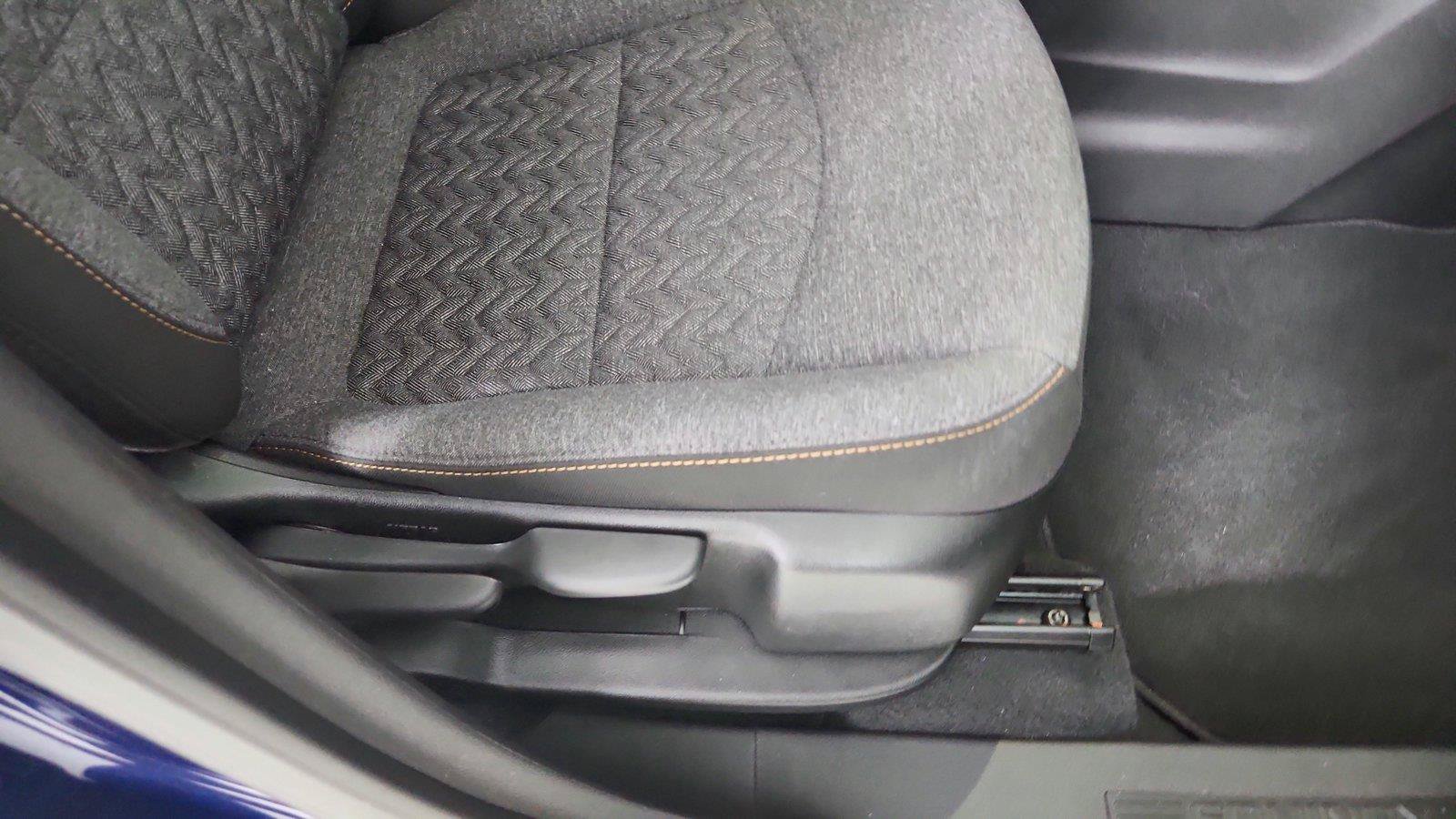 Used 2023 Chevrolet Equinox LT FWD image 27