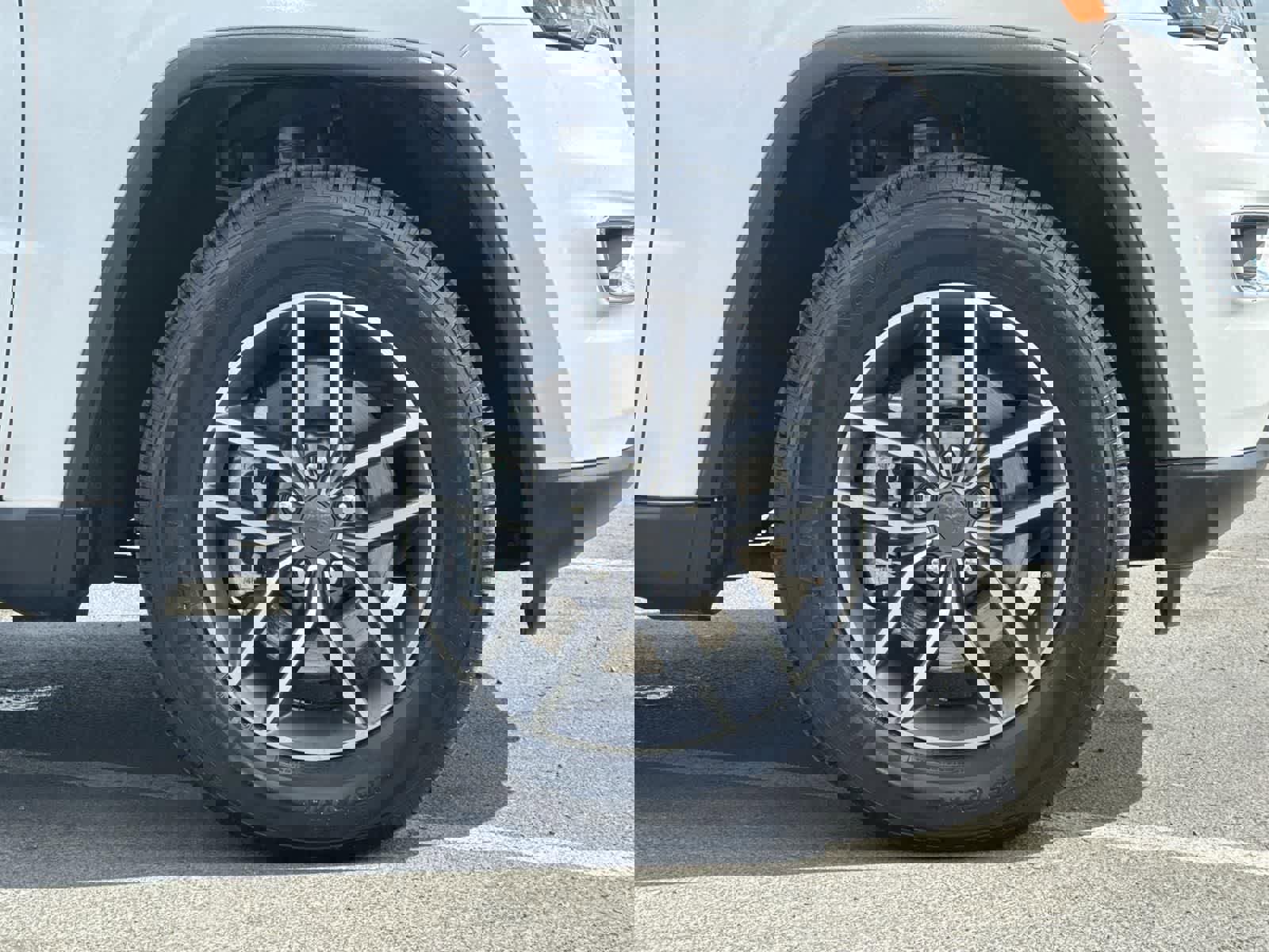 Used 2022 Jeep Grand Cherokee Limited image 42