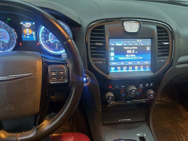 Used 2013 Chrysler 300 S image 27