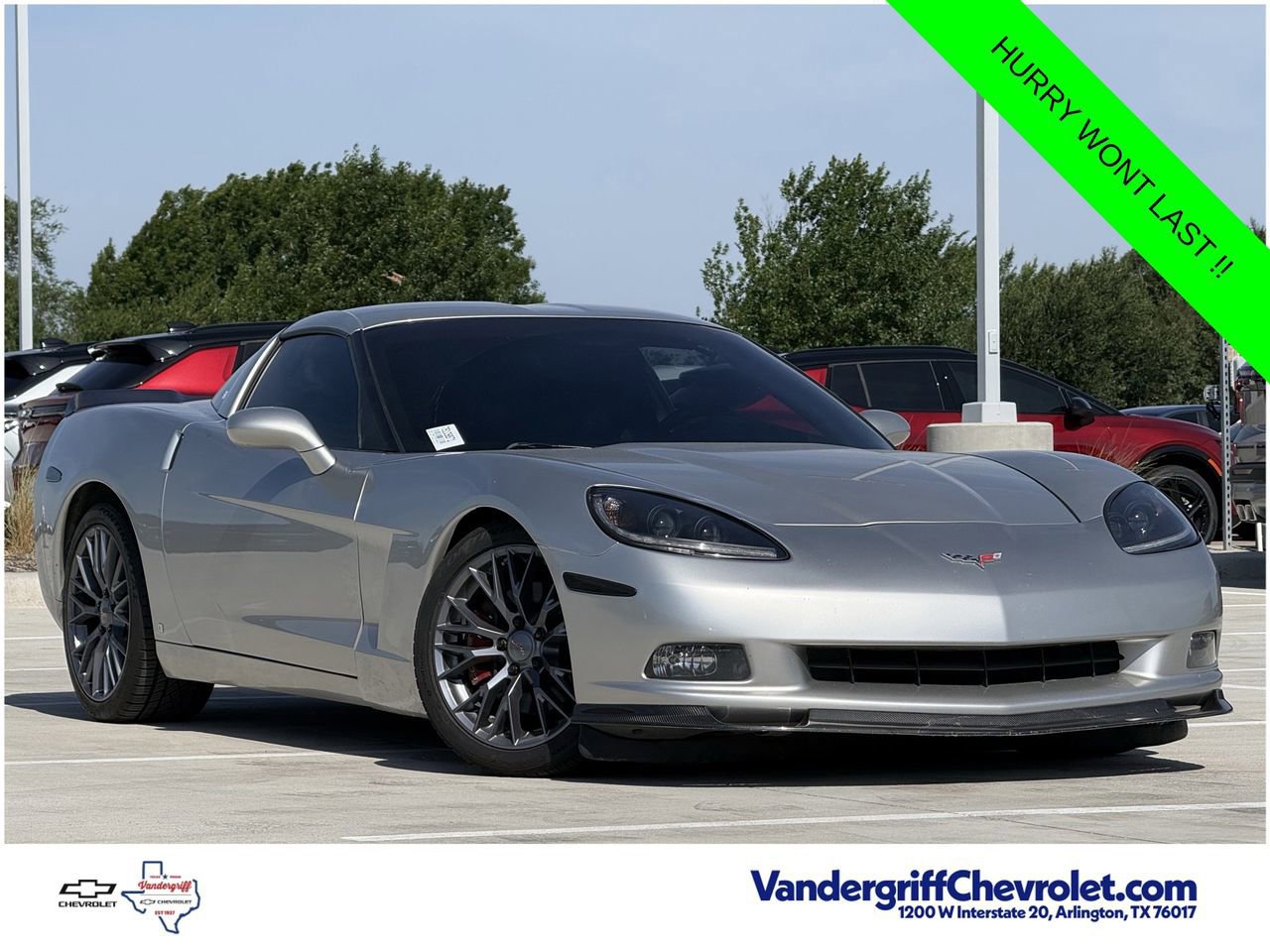 Used 2007 Chevrolet Corvette Coupe w/ Preferred Equipment Group RWD image 2