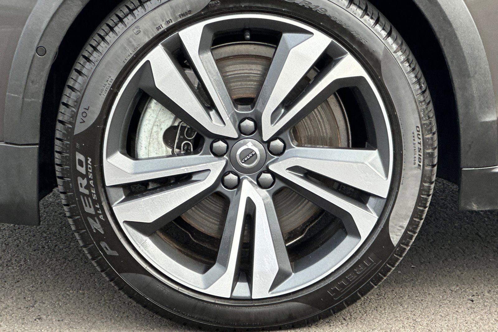 Used 2025 Volvo V60 B5 Cross Country Plus image 31