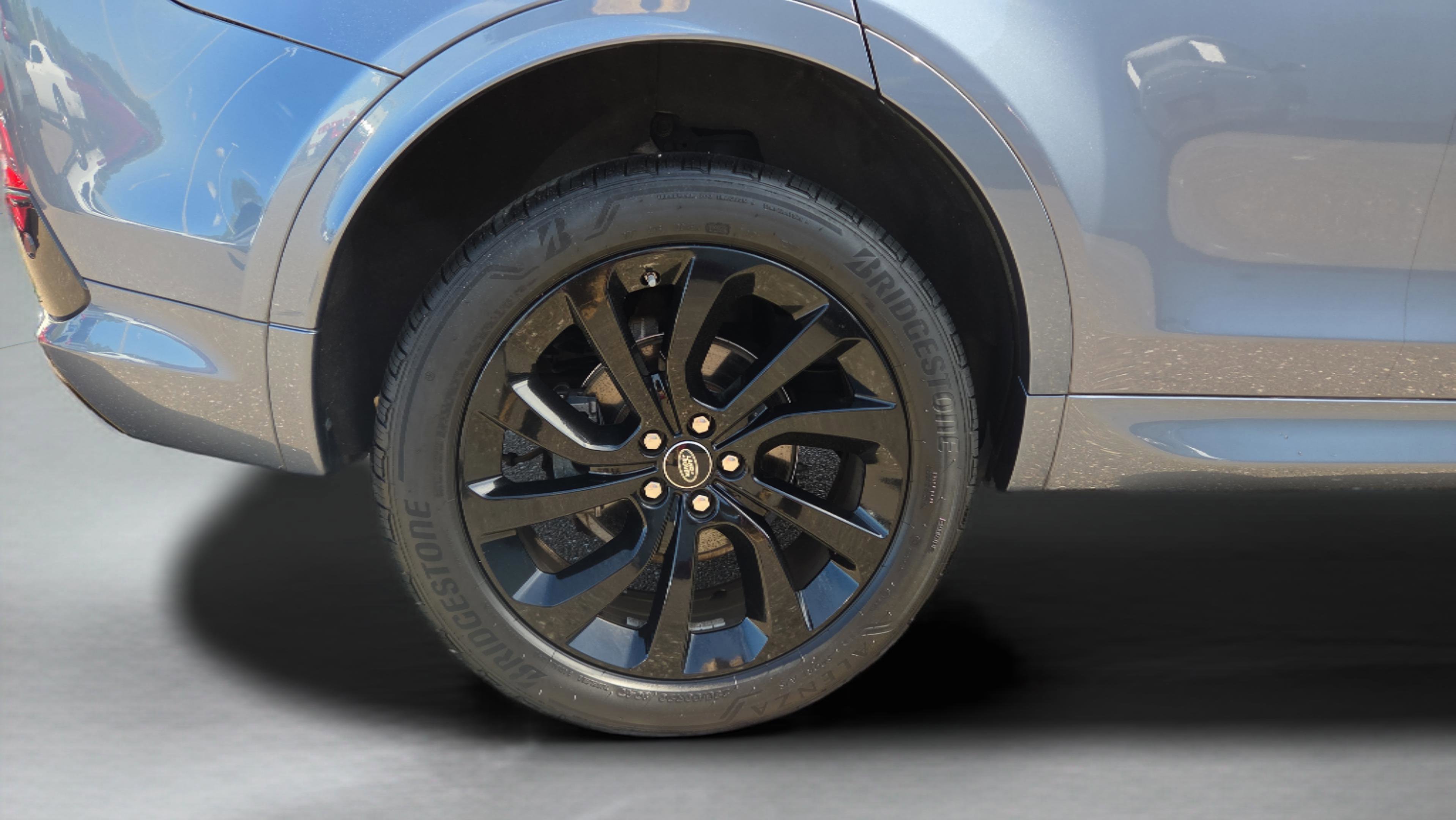 Used 2020 Land Rover Discovery Sport SE R-Dynamic image 20