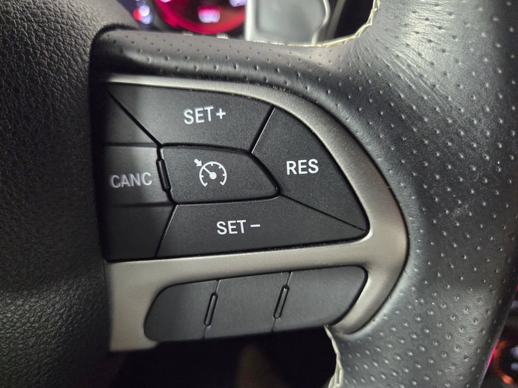 Used 2016 Dodge Challenger SRT Hellcat RWD image 17