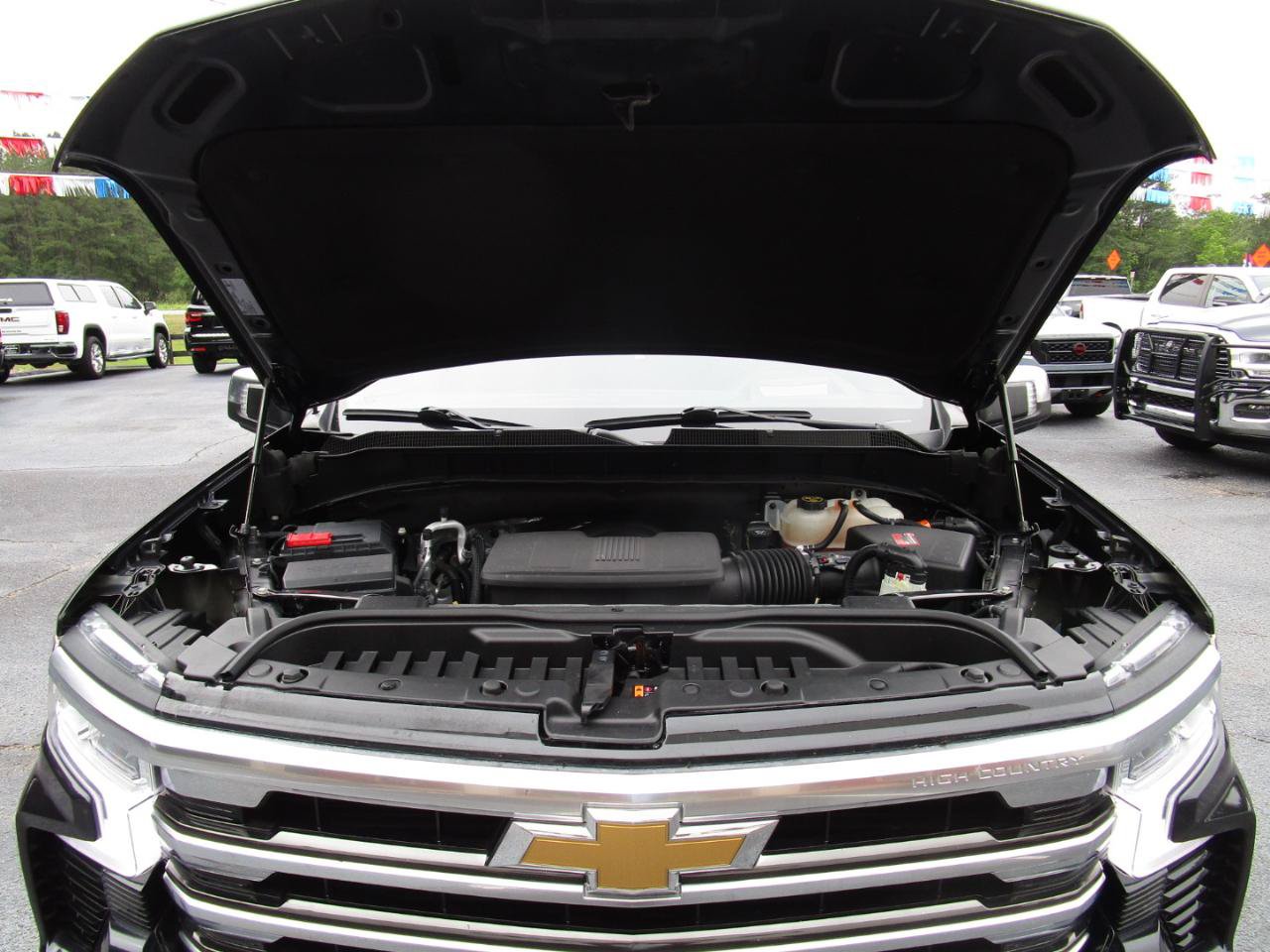 Used 2023 Chevrolet Silverado 1500 High Country w/ Technology Package AWD/4WD image 38