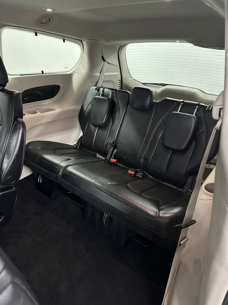Used 2018 Chrysler Pacifica Touring-L Plus w/ Advanced Safetytec Group image 32