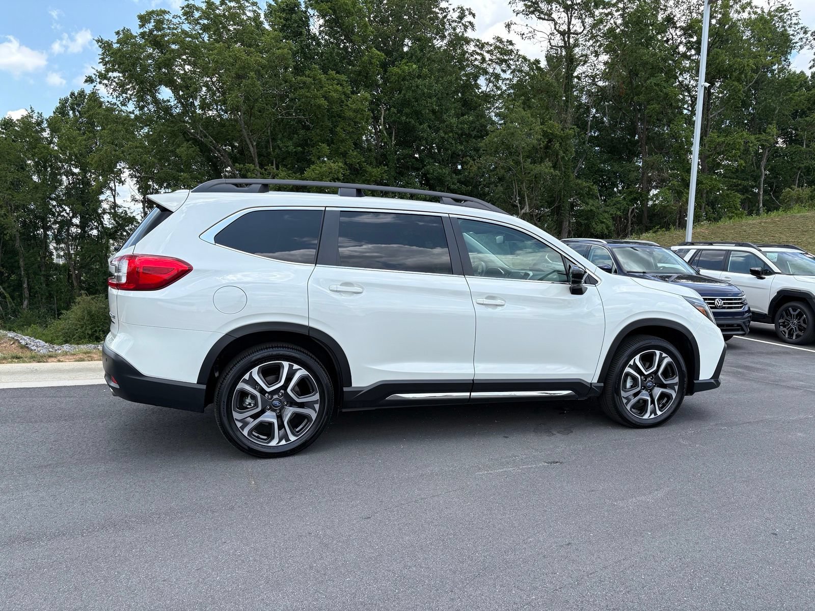 Certified 2025 Subaru Ascent Limited w/ Popular Package #2 AWD/4WD image 8
