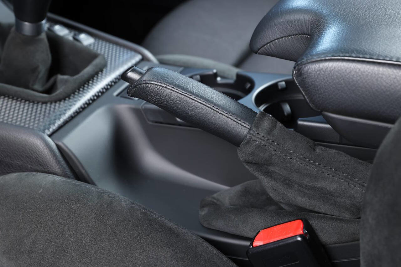 Used 2004 BMW 330Ci 330Ci 2dr Coupe image 56