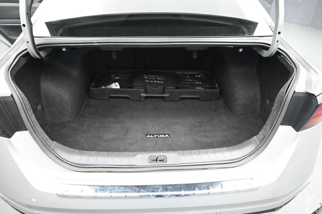 Used 2022 Nissan Altima 2.5 SV FWD image 11