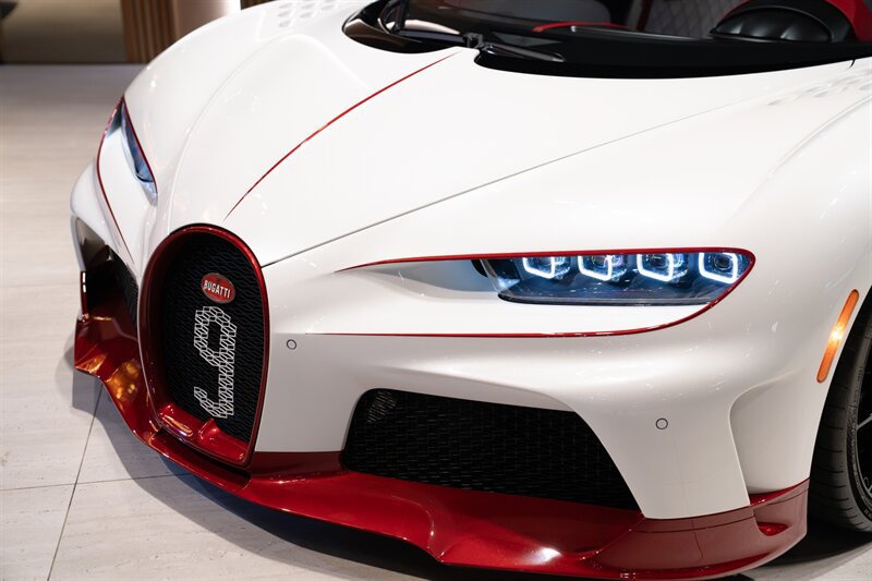 Used 2024 Bugatti Chiron Super Sport AWD/4WD image 13