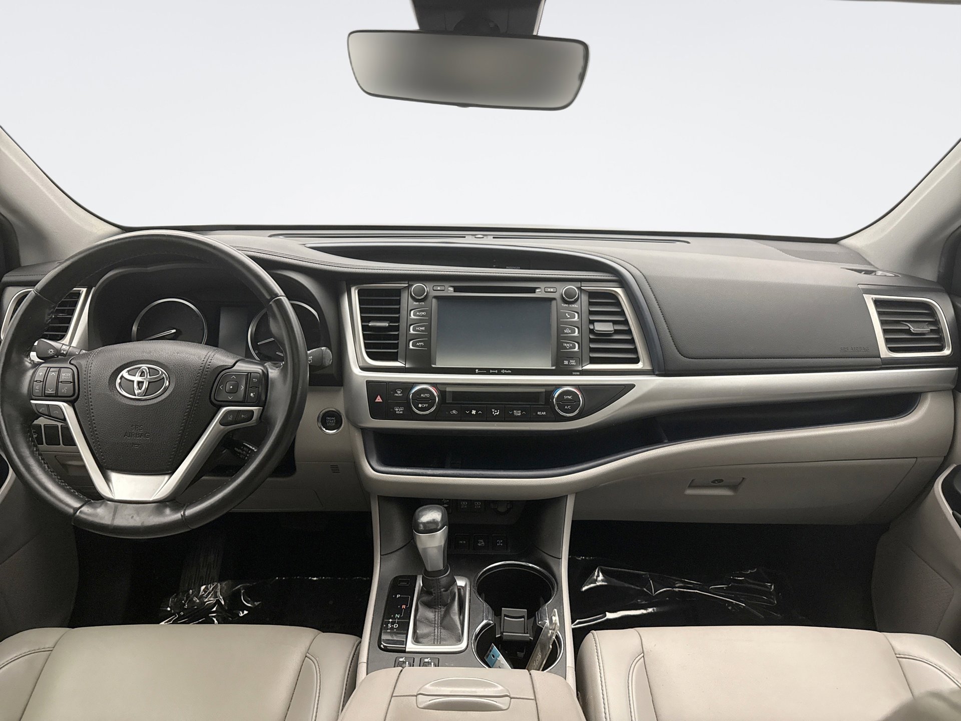 Used 2019 Toyota Highlander XLE AWD/4WD image 14