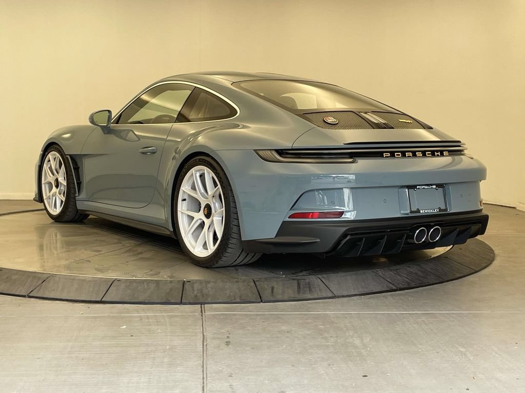 Certified 2024 Porsche 911 GT3 RS RWD image 3