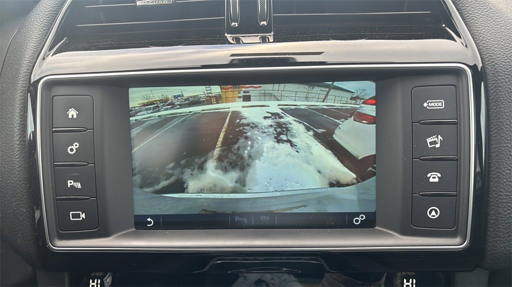 Used 2018 Jaguar F-PACE Prestige image 22