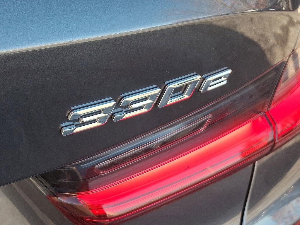 Used 2021 BMW 330e xDrive w/ M Sport Package image 32