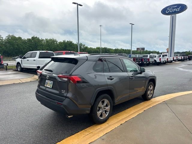 Used 2024 Toyota RAV4 XLE AWD/4WD image 5