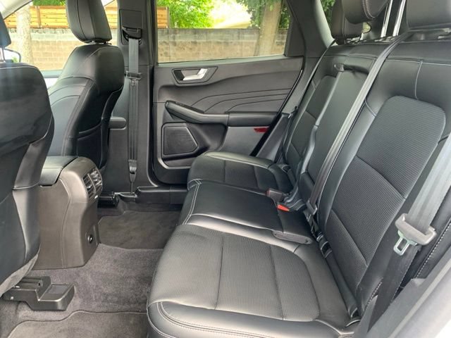 Used 2025 Ford Escape Platinum AWD/4WD image 16