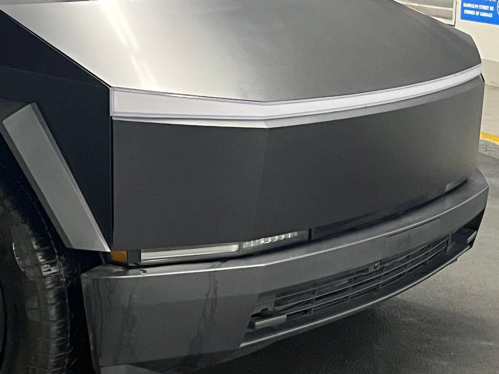 Used 2025 Tesla Cybertruck AWD Crew Cab image 42