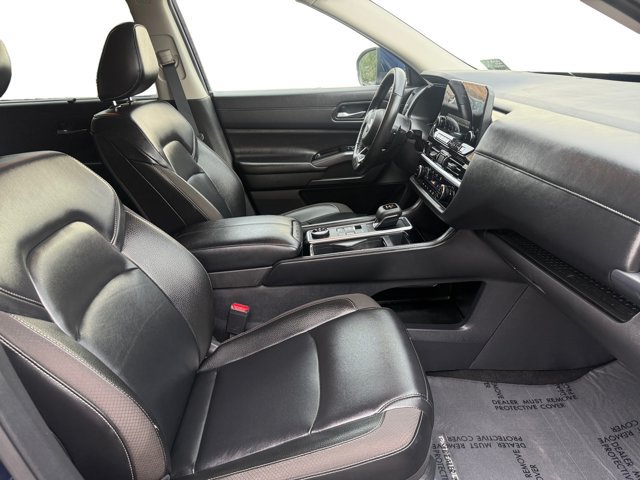 Used 2025 Nissan Pathfinder SL AWD/4WD image 12