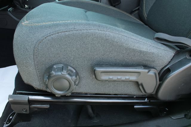 Used 2025 Jeep Wrangler Sport AWD/4WD image 12