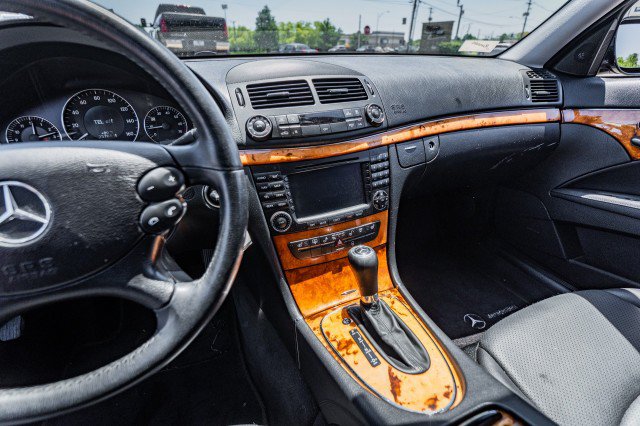 Used 2007 Mercedes-Benz E 350 Sedan image 26