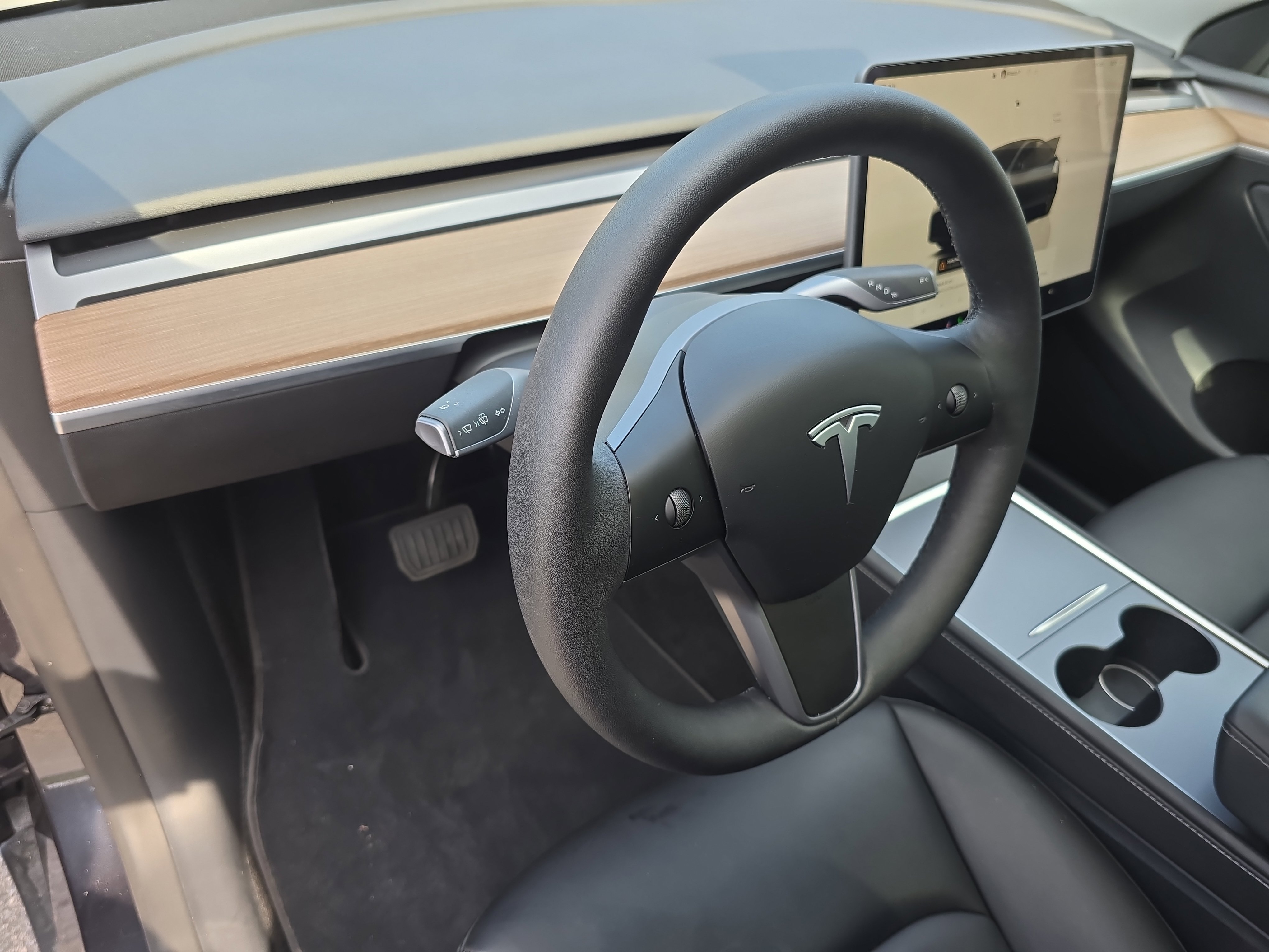 Used 2025 Tesla Model Y Long Range image 16