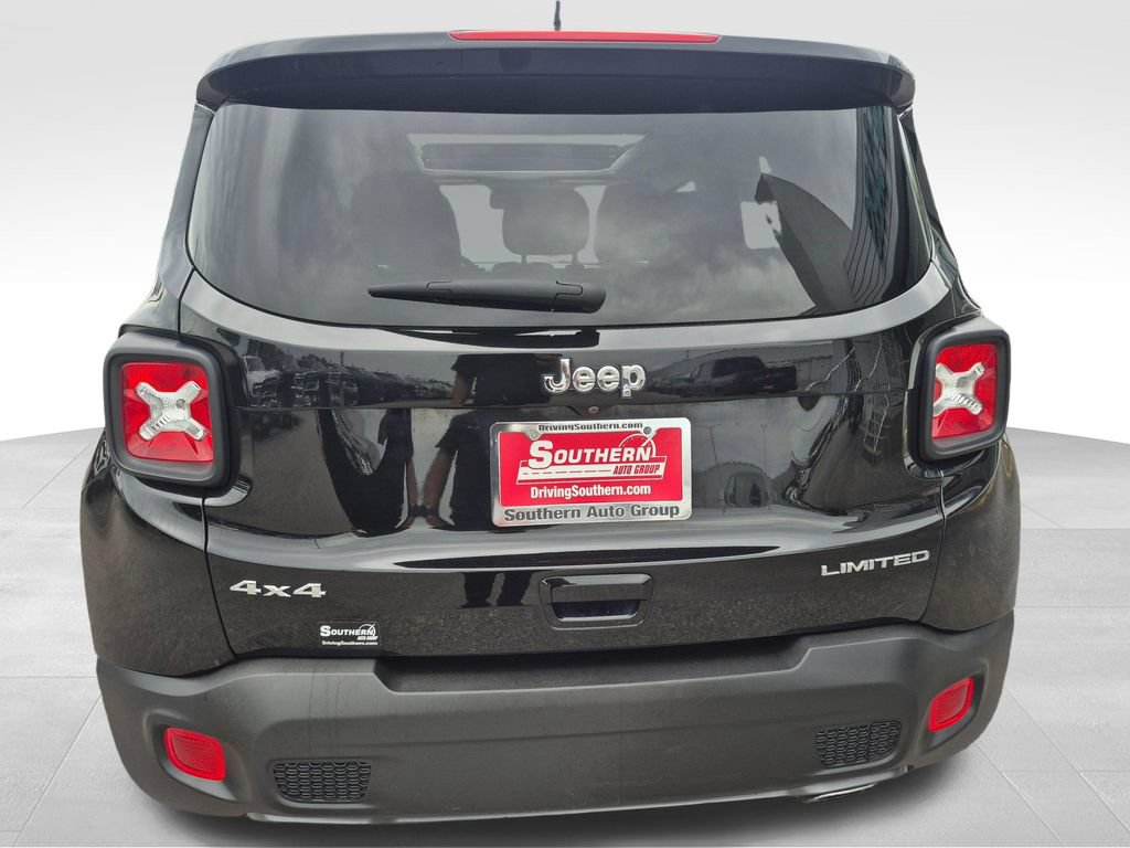 Used 2022 Jeep Renegade Limited w/ Sun, Sound & Wheels Group AWD/4WD image 5
