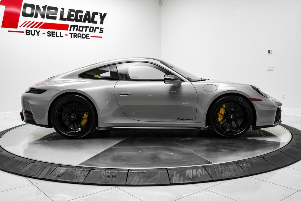 Used 2026 Porsche 911 Carrera GTS RWD image 10