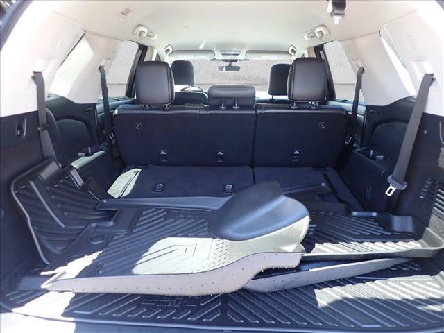 Used 2023 Nissan Pathfinder SL AWD/4WD image 8