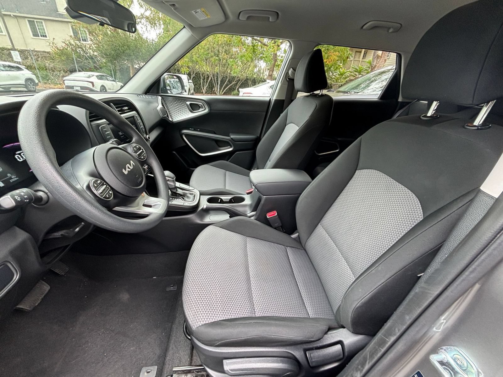 Used 2025 Kia Soul LX w/ LX Technology Package FWD image 20