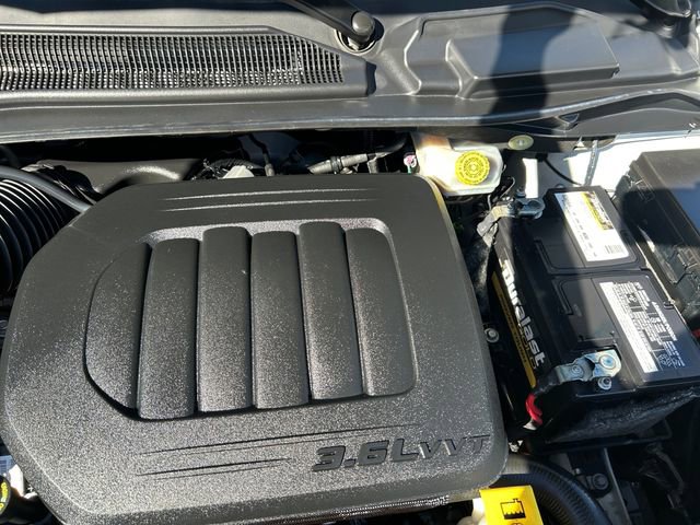 Used 2019 Dodge Grand Caravan SE w/ UConnect Hands-Free Group image 20