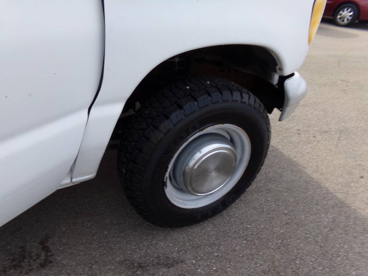 Used 1995 Ford E-250 and Econoline 250 Super RWD image 36