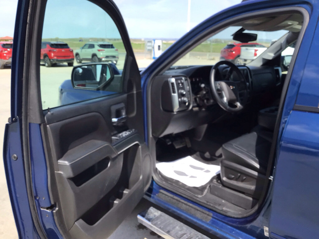 Used 2018 Chevrolet Silverado 1500 LT w/ All Star Edition AWD/4WD image 10
